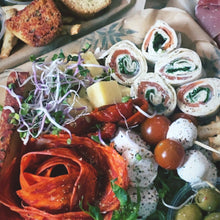 Afbeelding in Gallery-weergave laden, Luxe aperitiefplank (vanaf 4p)
